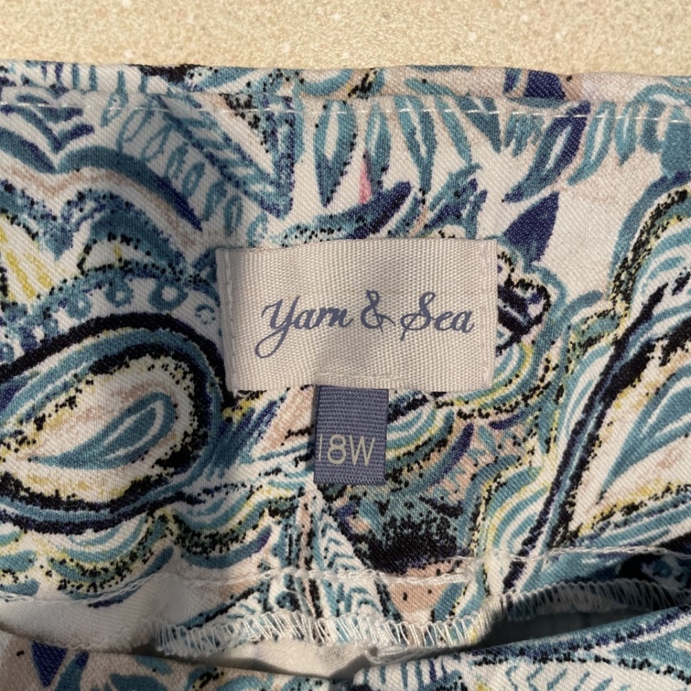 Capris pants - Picture 3 of 3